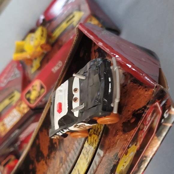 :4 toy Disney Pixar Cars Crazy 8 Crashers Lightning McQueen 95 Cruz ramirez taco - Picture 7 of 9